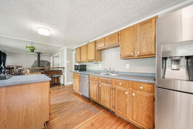 32 Union Street, Hillsborough, NH 03244