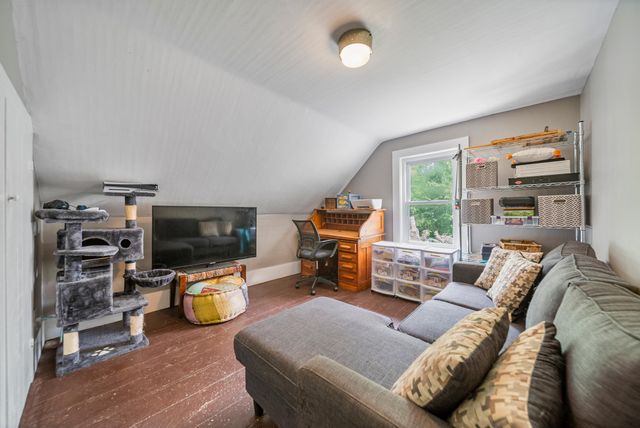 32 Union Street, Hillsborough, NH 03244