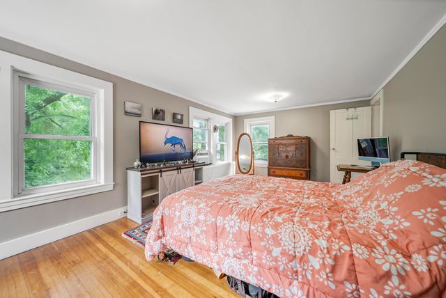 32 Union Street, Hillsborough, NH 03244