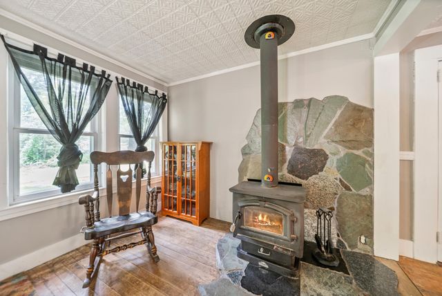 32 Union Street, Hillsborough, NH 03244