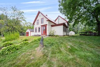 32 Union Street, Hillsborough, NH 03244
