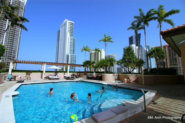 17555 Atlantic Blvd UPH6, Sunny Isles Beach, FL 33160