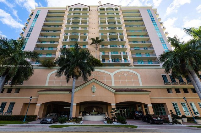 17555 Atlantic Blvd UPH6, Sunny Isles Beach, FL 33160