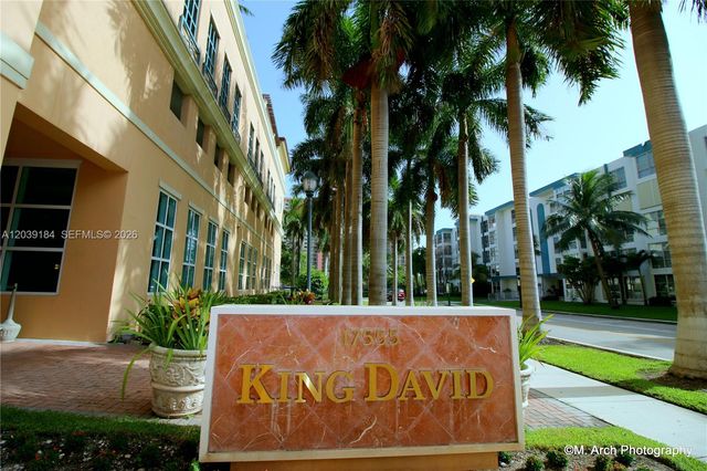 17555 Atlantic Blvd UPH6, Sunny Isles Beach, FL 33160