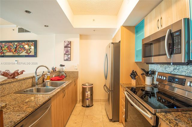17555 Atlantic Blvd UPH6, Sunny Isles Beach, FL 33160