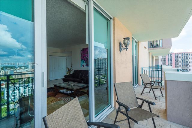 17555 Atlantic Blvd UPH6, Sunny Isles Beach, FL 33160