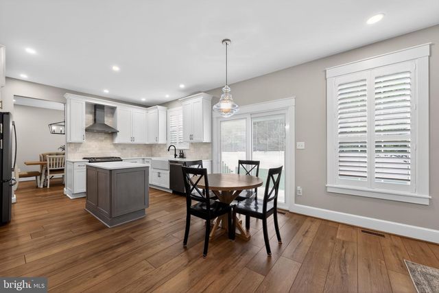 306 PICKWICK DR, Williamstown, NJ 08094
