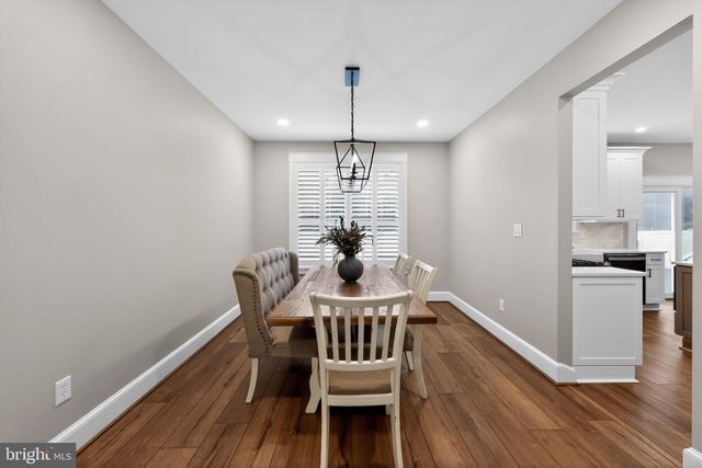 306 PICKWICK DR, Williamstown, NJ 08094