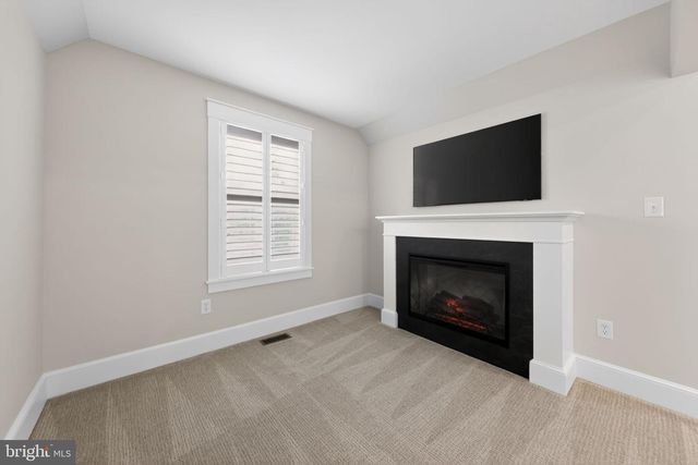 306 PICKWICK DR, Williamstown, NJ 08094