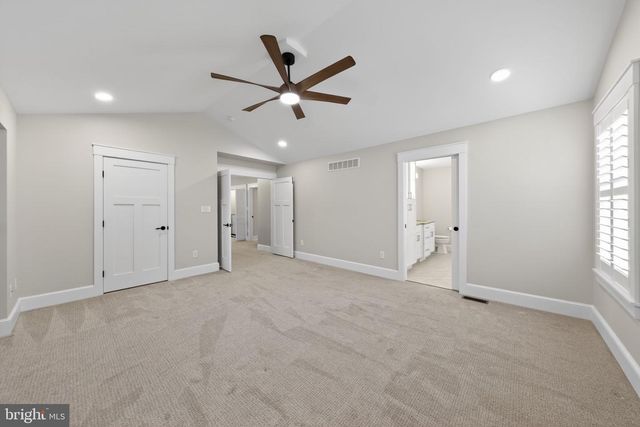 306 PICKWICK DR, Williamstown, NJ 08094