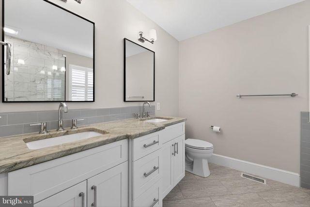 306 PICKWICK DR, Williamstown, NJ 08094