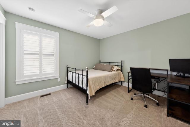 306 PICKWICK DR, Williamstown, NJ 08094