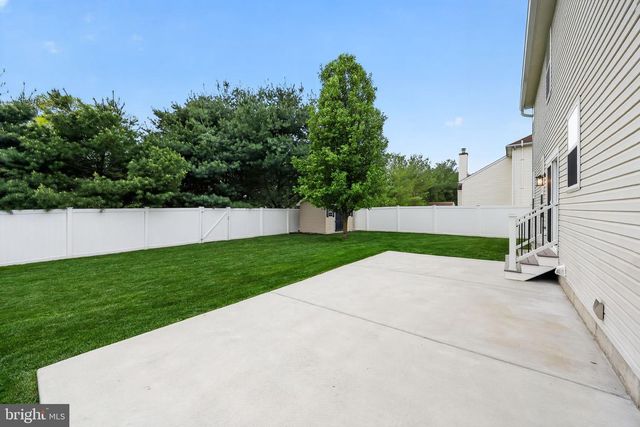 306 PICKWICK DR, Williamstown, NJ 08094
