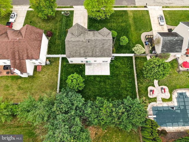 306 PICKWICK DR, Williamstown, NJ 08094