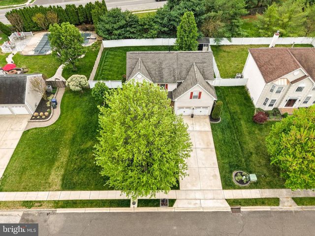 306 PICKWICK DR, Williamstown, NJ 08094