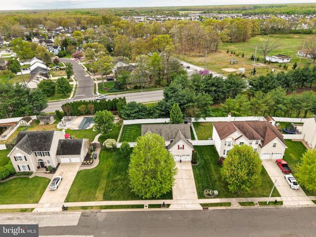 306 PICKWICK DR, Williamstown, NJ 08094