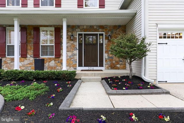 306 PICKWICK DR, Williamstown, NJ 08094