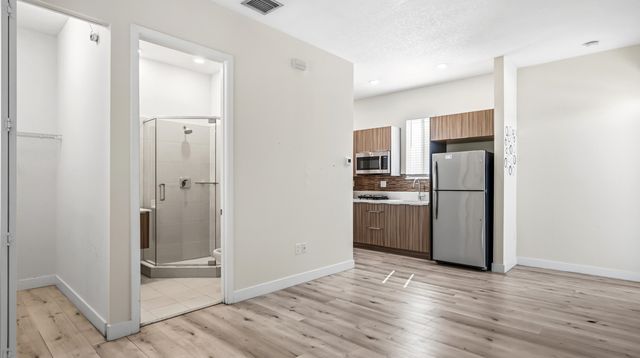 10351 NW 66th Street, Doral, FL 33178