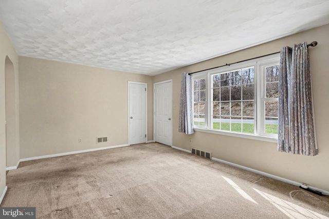 1021 OLD FORGE RD, Lewisberry, PA 17339