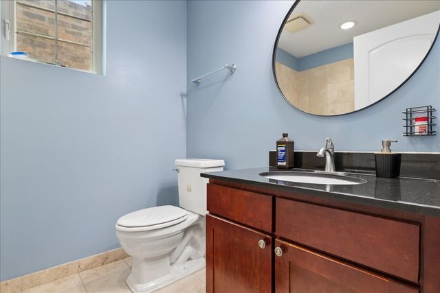3629 S GILES Avenue 4, Chicago, IL 60653
