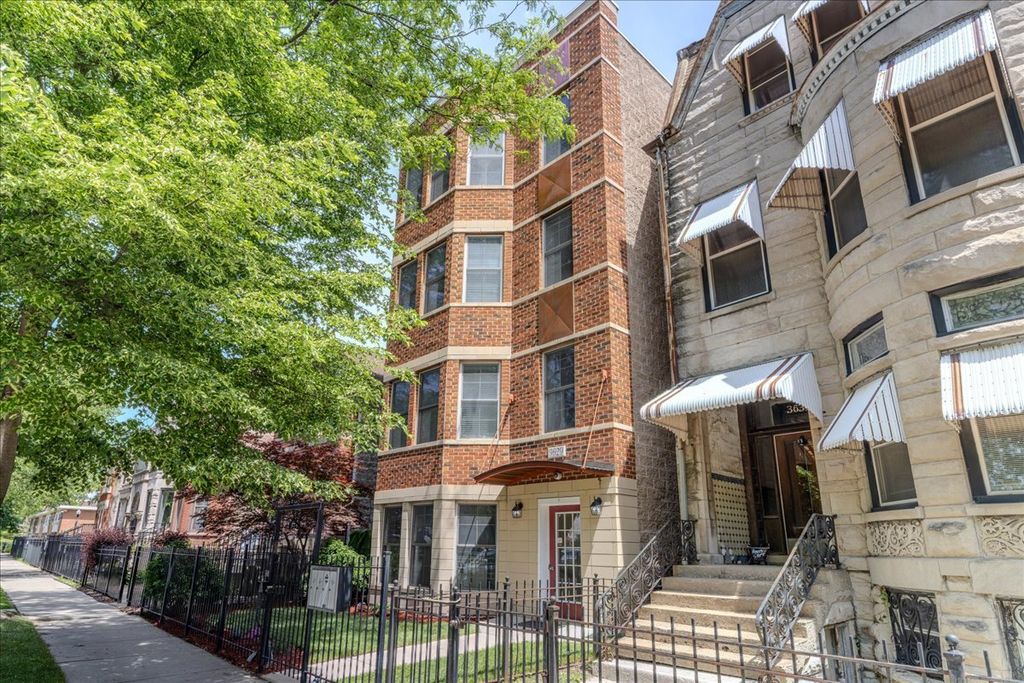 3629 S GILES Avenue 4, Chicago, IL 60653