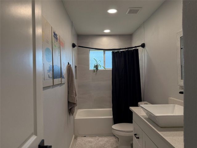 5316 Tanglebriar Drive, Dickinson, TX 77539