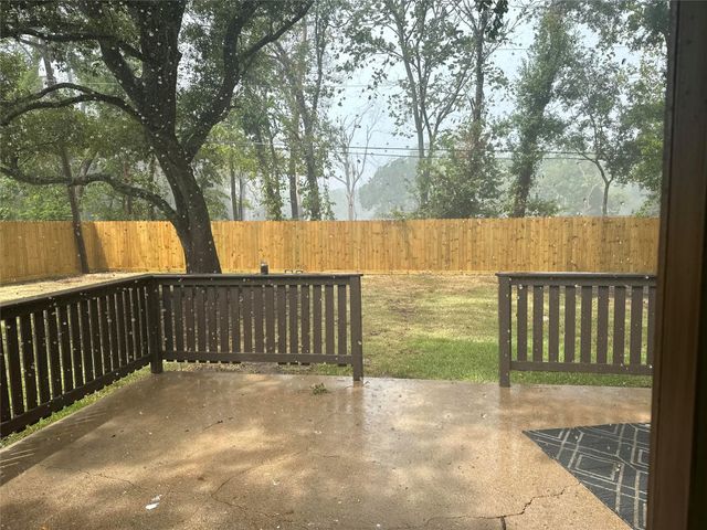 5316 Tanglebriar Drive, Dickinson, TX 77539