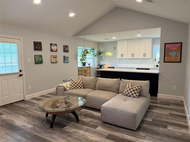 5316 Tanglebriar Drive, Dickinson, TX 77539