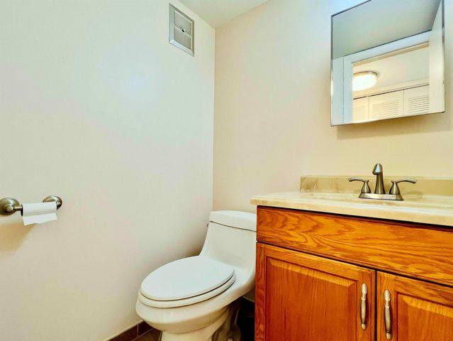 50 Coventry C, West Palm Beach, FL 33417