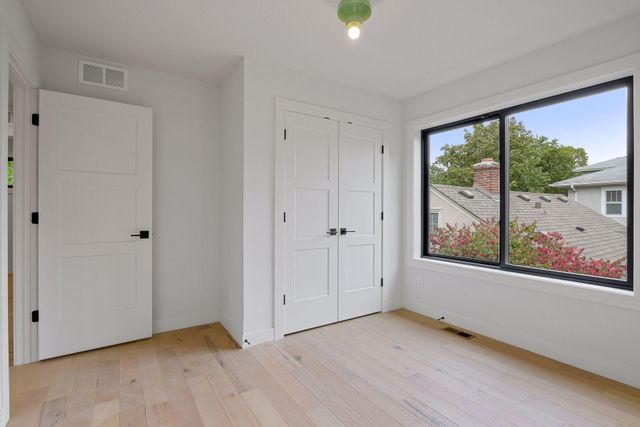 5829 Vincent Avenue S, Minneapolis, MN 55410