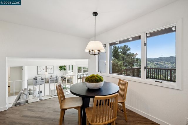 101 Warfield Dr, Moraga, CA 94556