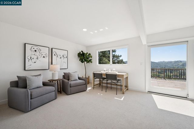 101 Warfield Dr, Moraga, CA 94556