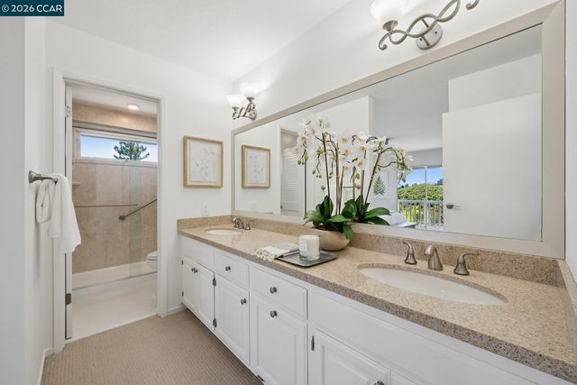 101 Warfield Dr, Moraga, CA 94556