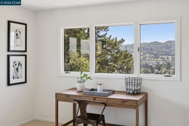101 Warfield Dr, Moraga, CA 94556