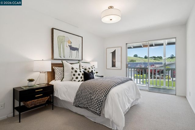101 Warfield Dr, Moraga, CA 94556