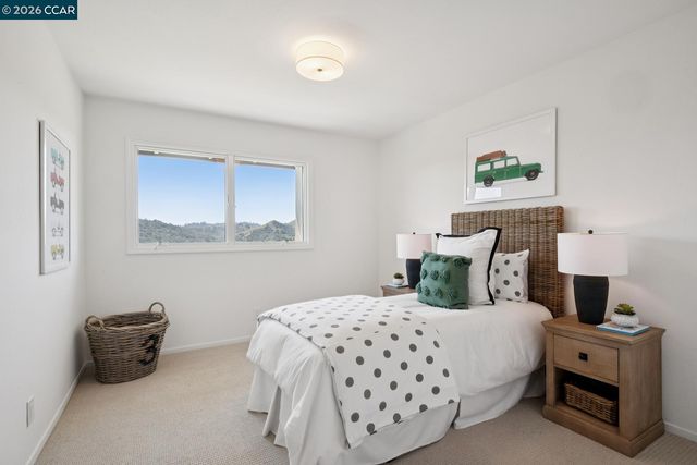 101 Warfield Dr, Moraga, CA 94556
