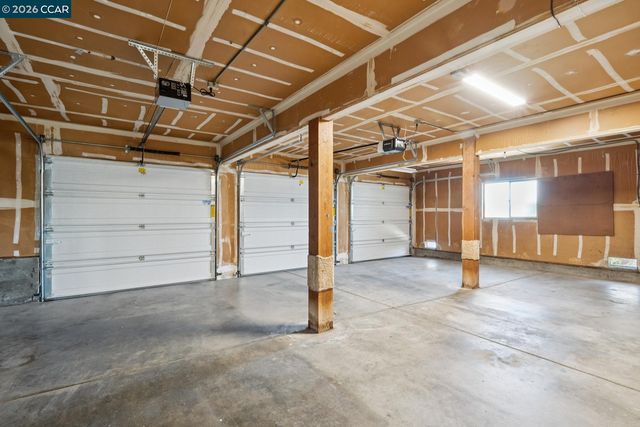 101 Warfield Dr, Moraga, CA 94556