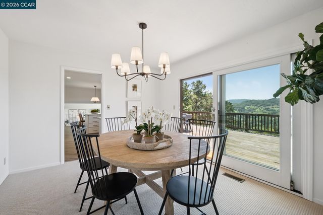 101 Warfield Dr, Moraga, CA 94556