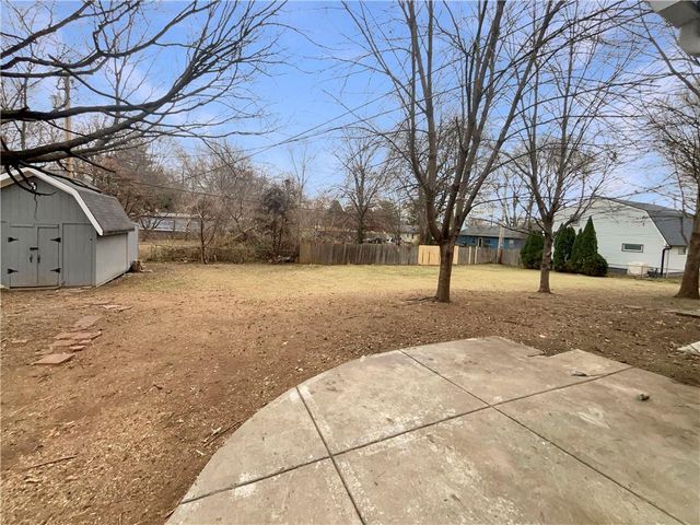 9437 Bristol Avenue, Kansas City, MO 64138