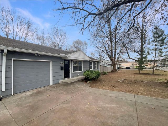 9437 Bristol Avenue, Kansas City, MO 64138