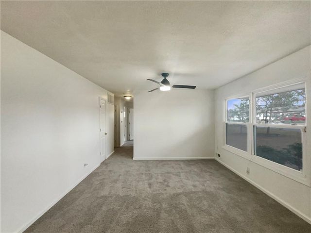 9437 Bristol Avenue, Kansas City, MO 64138