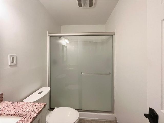 9437 Bristol Avenue, Kansas City, MO 64138