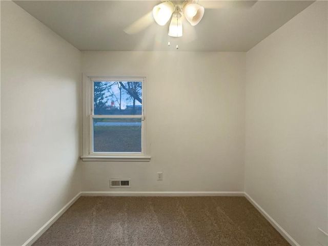 9437 Bristol Avenue, Kansas City, MO 64138