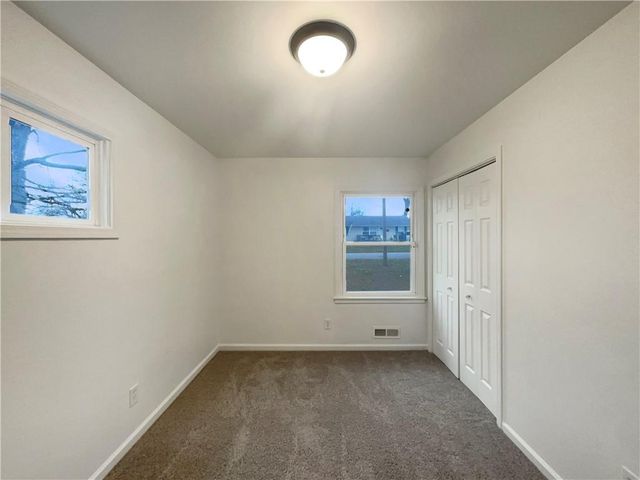 9437 Bristol Avenue, Kansas City, MO 64138