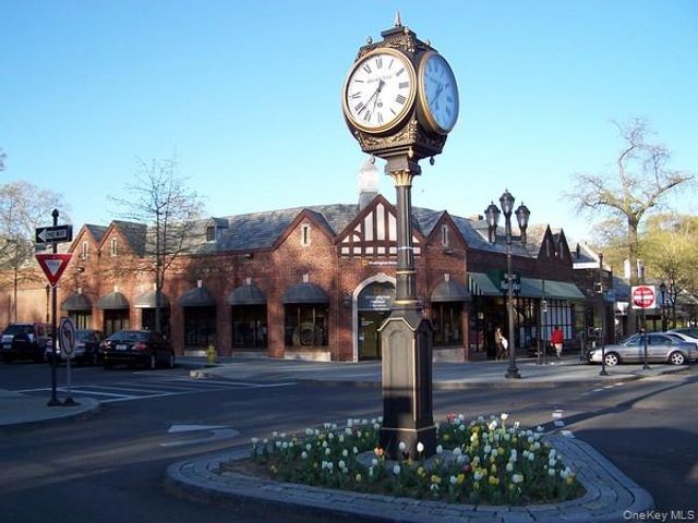 198 Garth Road 2B, Scarsdale, NY 10583