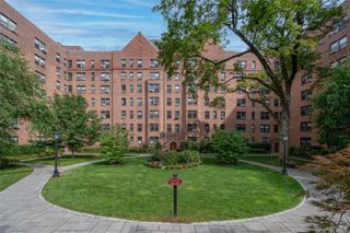 198 Garth Road 2B, Scarsdale, NY 10583