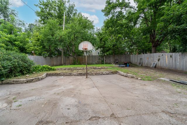 650 27th Street, Des Moines, IA 50312