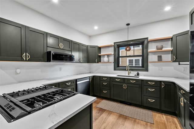650 27th Street, Des Moines, IA 50312