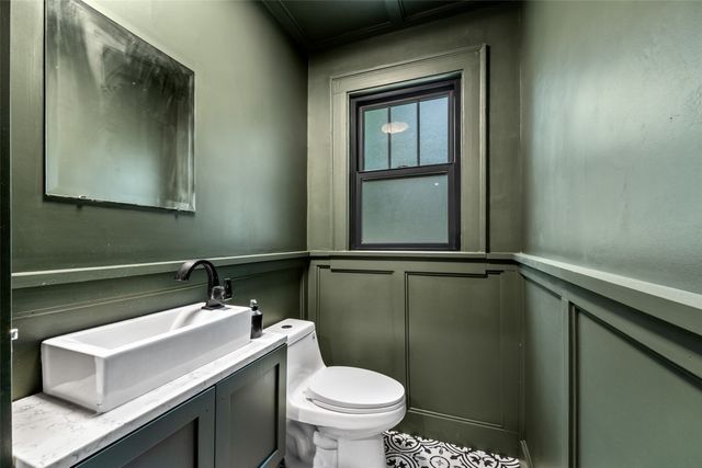 650 27th Street, Des Moines, IA 50312
