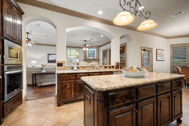 825 Rio Grande Drive, Mansfield, TX 76063